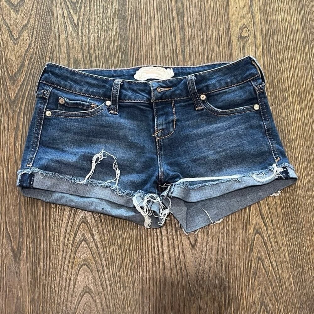 Altar'd State Cut-Off Shorts Denim Raw Hem Stretch Medium Wash Blue Size 25